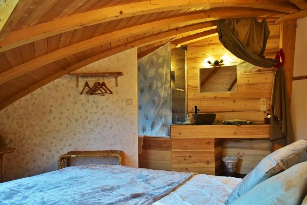 Au-Dela Des Nuages, Maison D'Hotes Insolite & Spa Aubessagne Εξωτερικό φωτογραφία